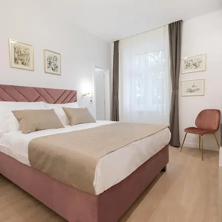 Guest house Green Park Luxury Rooms