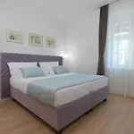 Park Luxury ゲストハウス 4*