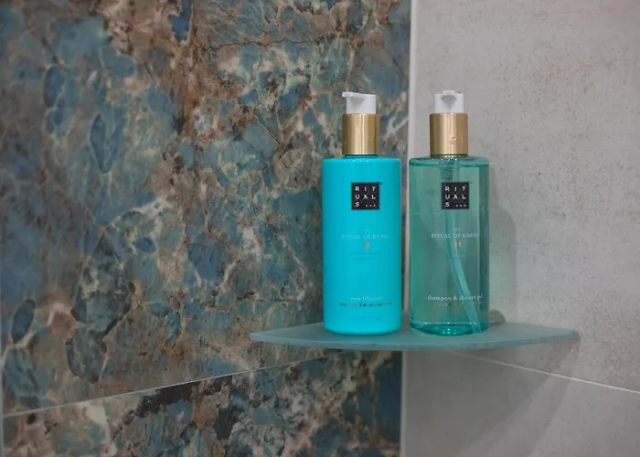 Park Luxury 招待所 4*