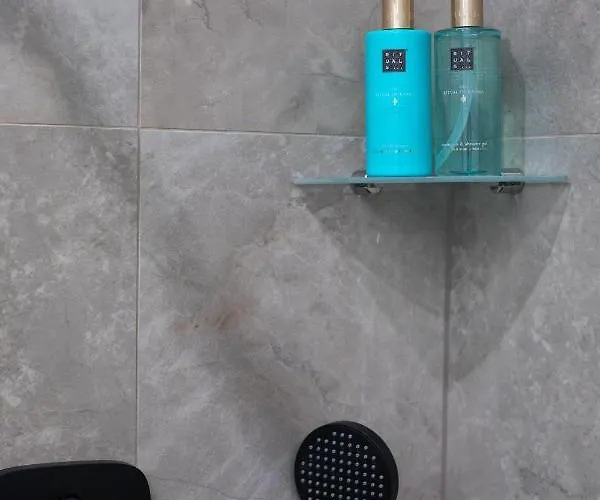 Park Luxury 招待所 4*