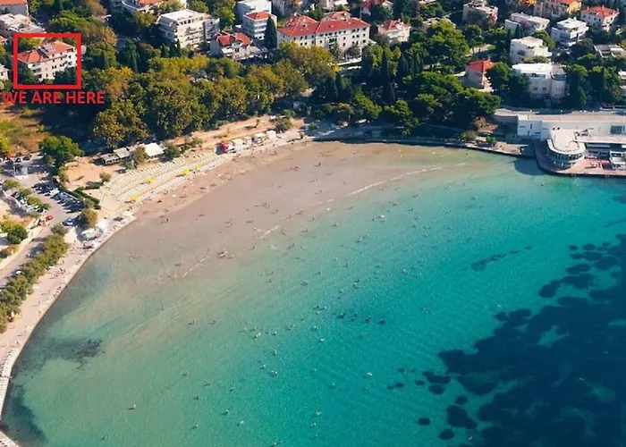 Park Luxury 招待所 4*